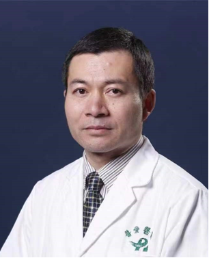 向 国 林