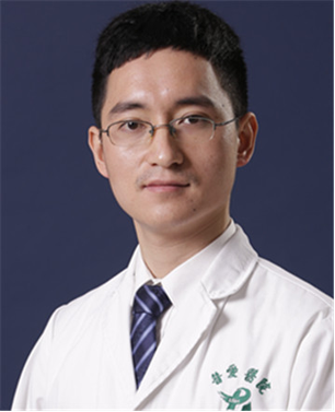 李 亚 楠